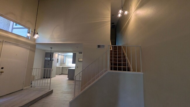 Building Photo - Cute two bedroom condo