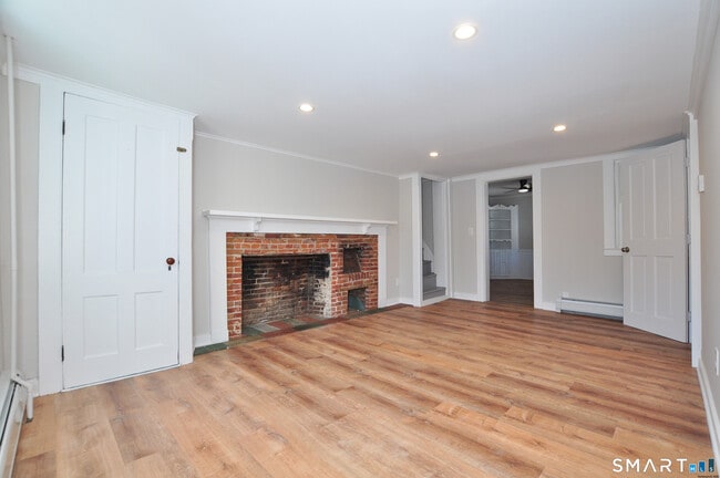 Building Photo - 59 Bridge St