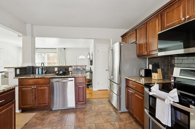 Building Photo - 10106 W 91st St