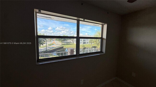 Building Photo - 8500 Sunrise Lakes Blvd