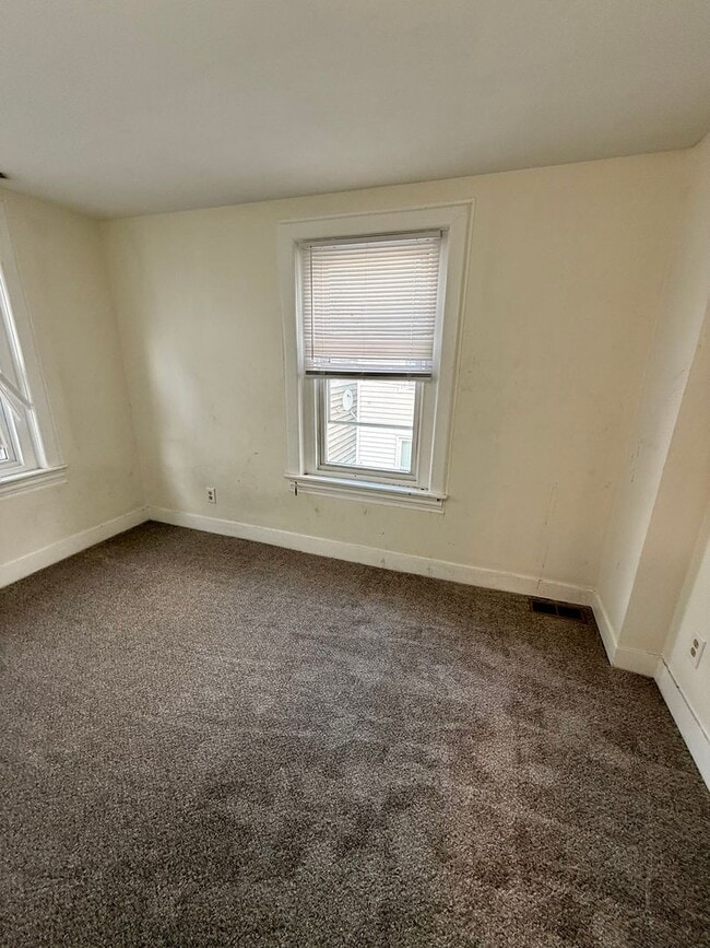 Building Photo - 2 Bedroom Townhouse in Downtown Bethlehem