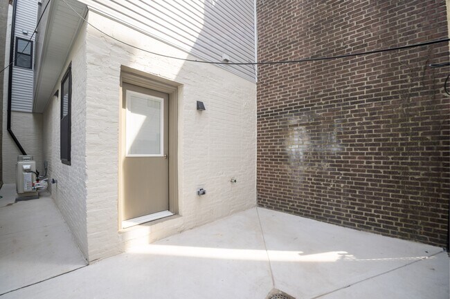 Building Photo - 1908 Passyunk Ave