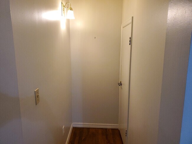 Building Photo - 705 N Boulevard