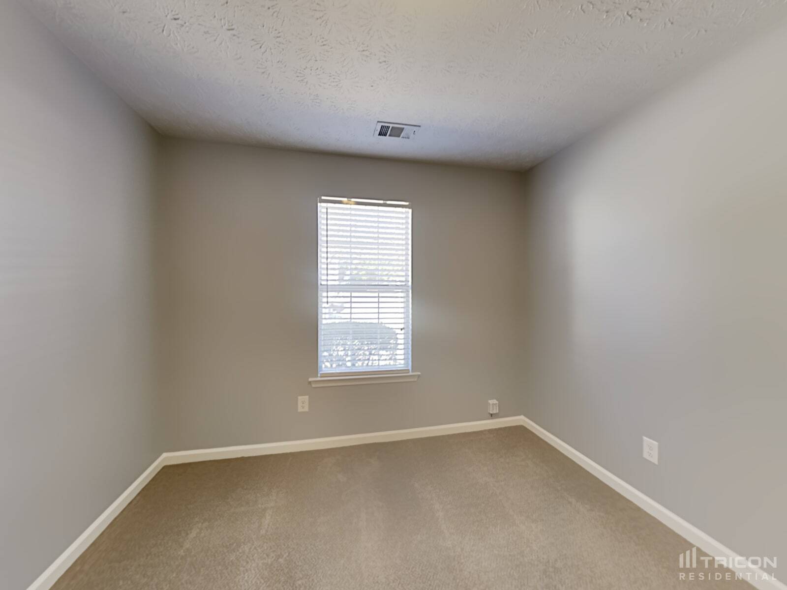 Building Photo - 1000 Borrington Ln