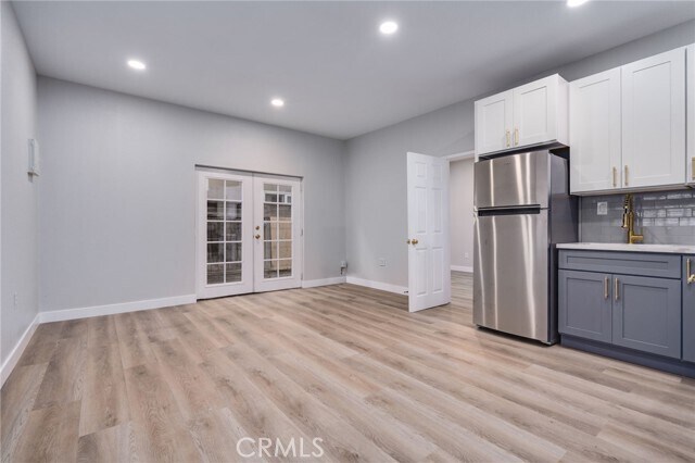 Building Photo - 1116 W Balboa Blvd