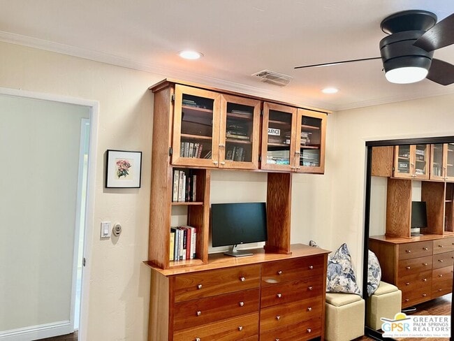 Building Photo - 73450 Country Club Dr