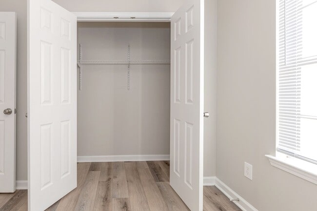 Building Photo - Cute Rental Home Downtown Biloxi