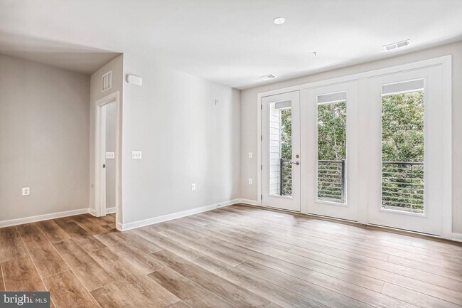 Building Photo - 1675 Bandit Loop
