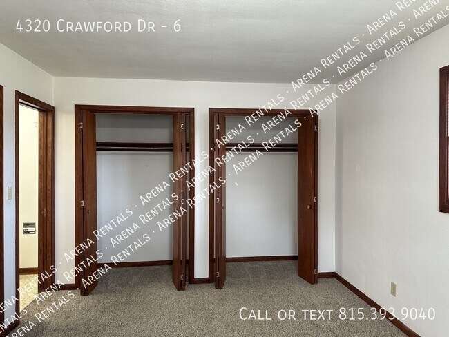 Building Photo - 4320 Crawford Dr