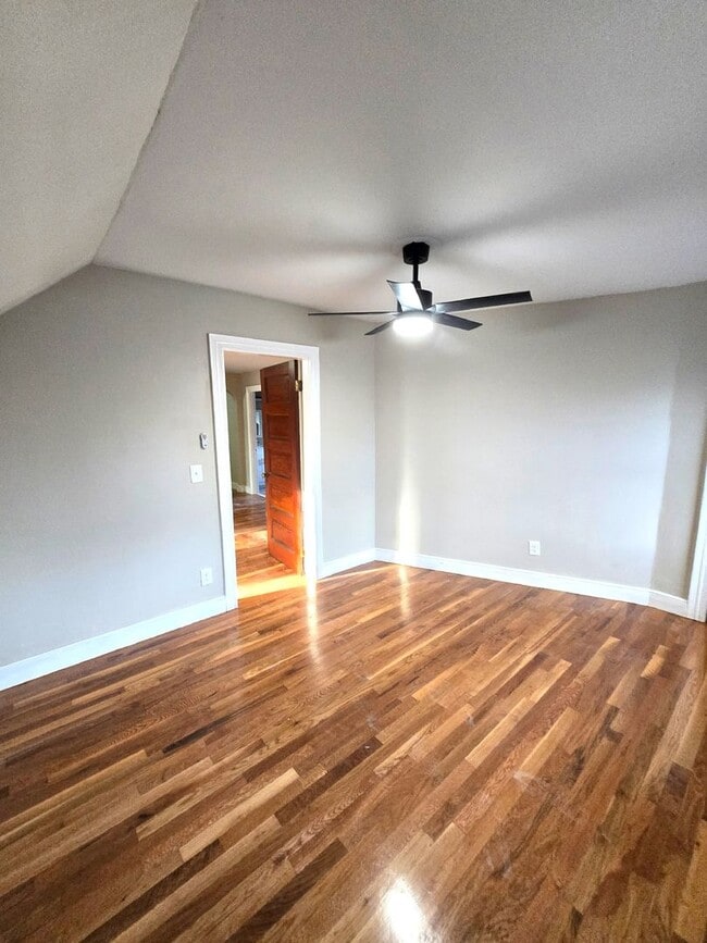 Building Photo - 848 Smith St