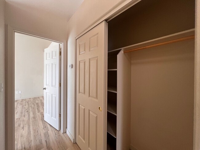 Building Photo - Cute 3 bedroom home Located in Donner Trails