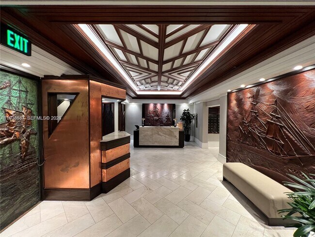 Building Photo - 2901 S Bayshore Dr