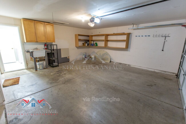 Building Photo - 4725 E Brown Rd