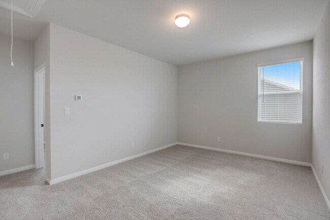 Building Photo - 125 Clemens Dr