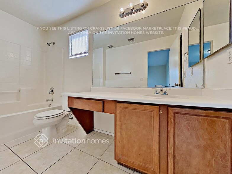 Building Photo - 424 N 66th Ave