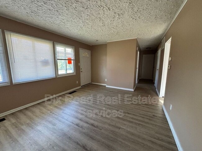 Building Photo - 4910 Porterfield Dr