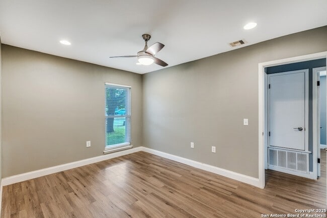 Building Photo - 12743 El Sonteo St