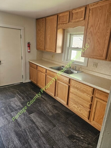 Building Photo - 748 Isadore St