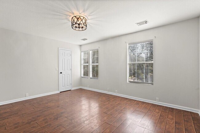 Building Photo - 9735 Coyote Creek Dr