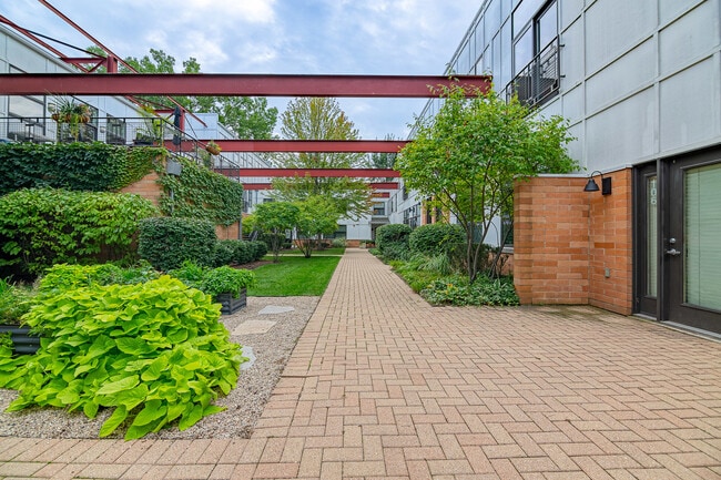 Building Photo - 2100 Greenwood St