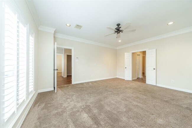 Building Photo - 6318 Elm Ct