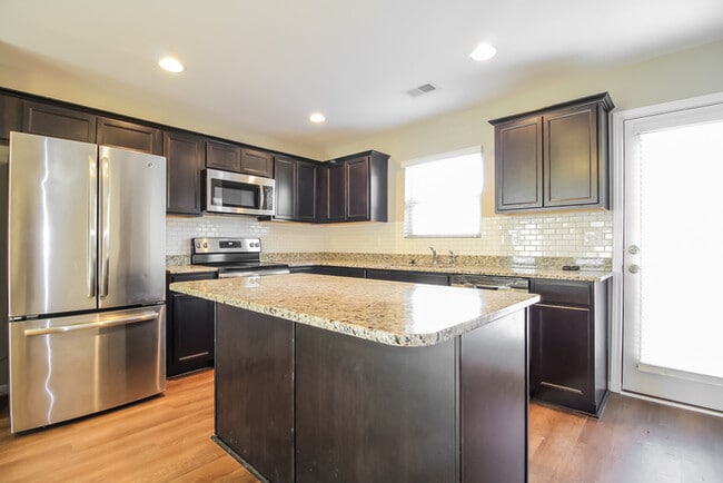 Building Photo - 159 Spirit Dr