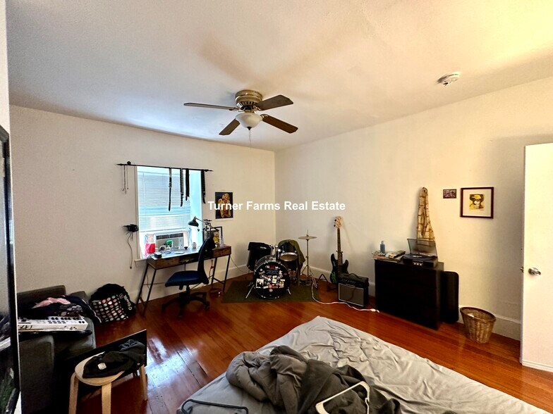 Building Photo - 8 Sewall St