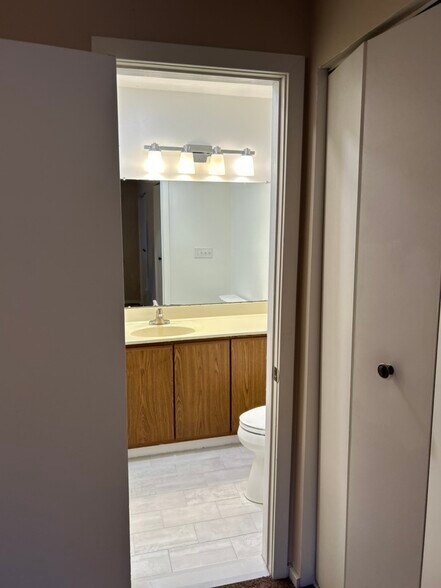 Master bath, shower of left (not visible) - 443 Lynetree Dr