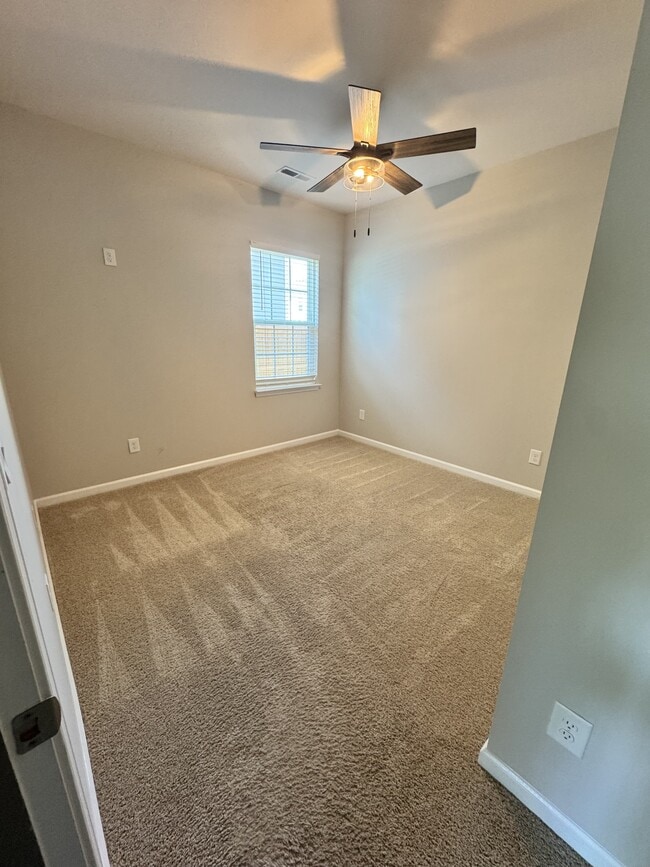 Building Photo - 4518 Sandstone Dr
