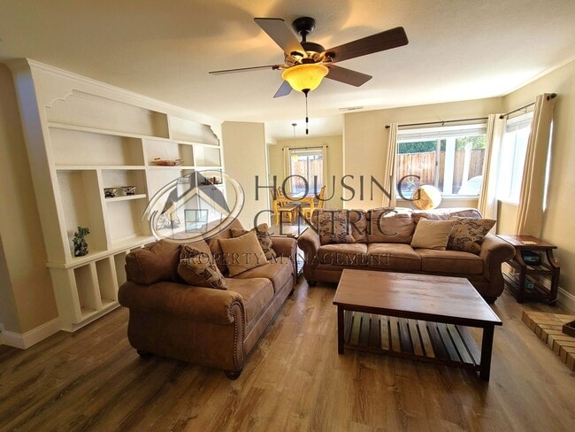 Building Photo - Executive Folsom Rental EXCELLENT Location and a POOL!