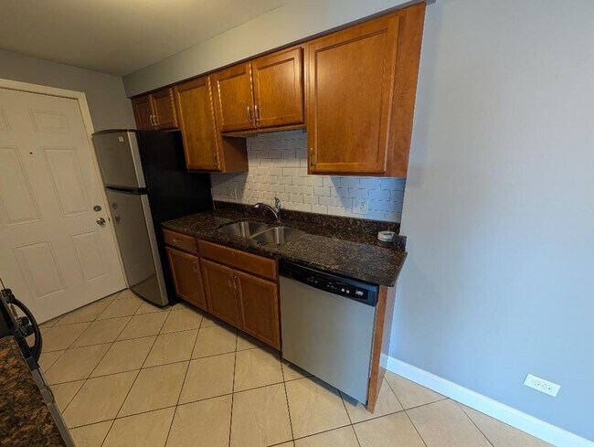Building Photo - 7829 Rutherford Ave