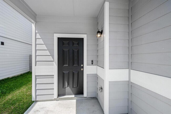 Building Photo - 22119 Sovereign Hts Ln.
