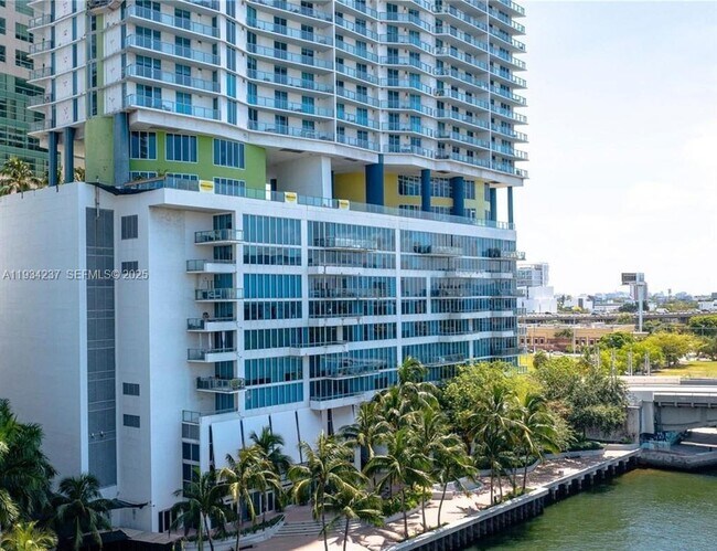 Building Photo - 185 SW 7th St