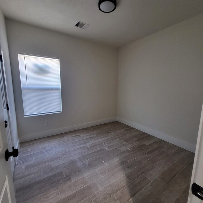 Building Photo - 5608 Tommye St