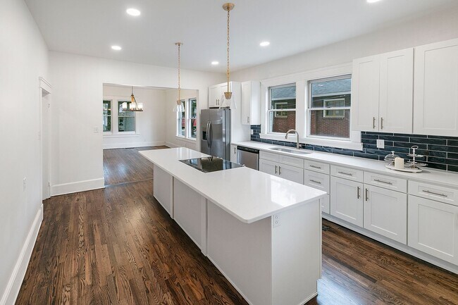 Building Photo - Knoxville 37917 - 4 bedroom, 3 bath home - Call Ryan Fogarty 865-333-4840