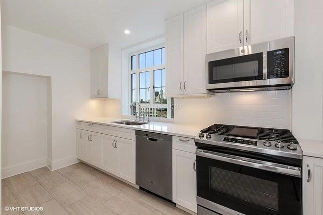 Building Photo - 241 Central Park West