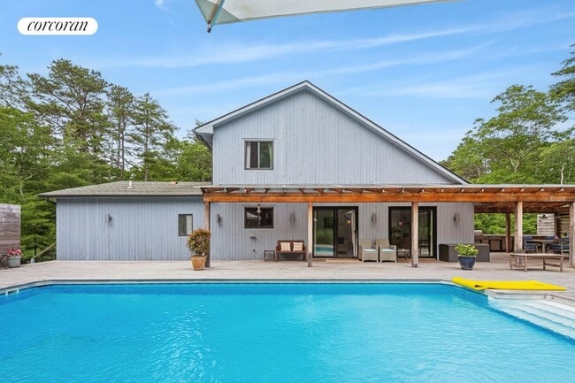 Building Photo - 165 Swamp Rd