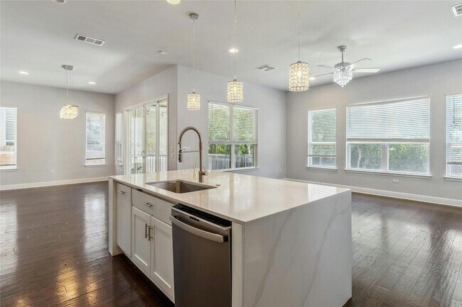 Building Photo - 11813 Quintana Cove