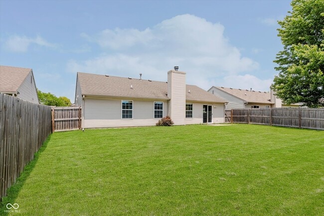 Building Photo - 9645 Claymore Dr