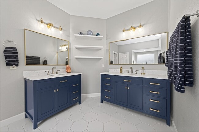 Building Photo - 3329 Oak Dale Way