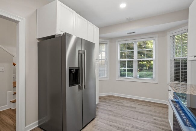 Building Photo - 3301 Philmont Dr