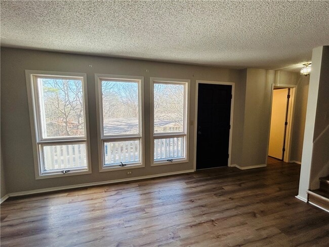 Building Photo - 17 Dogwood Dr