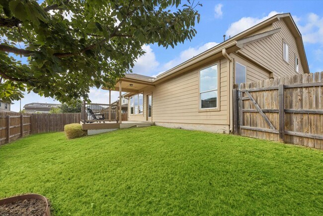 Building Photo - 4 bd/2.5 ba in Pflugerville ready for move in!