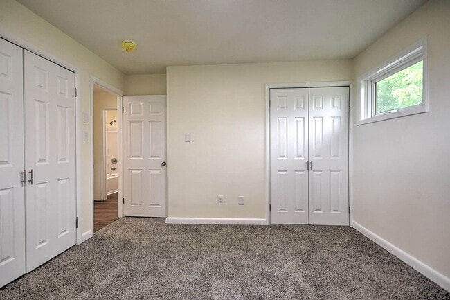 Building Photo - Renovated 3–4 Bedroom Home for Rent | 2,700+ Sq Ft | Bristol TN