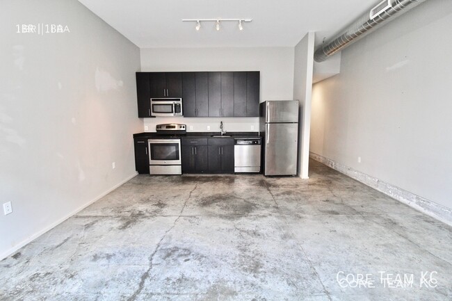 Primary Photo - 2903 Gillham Rd