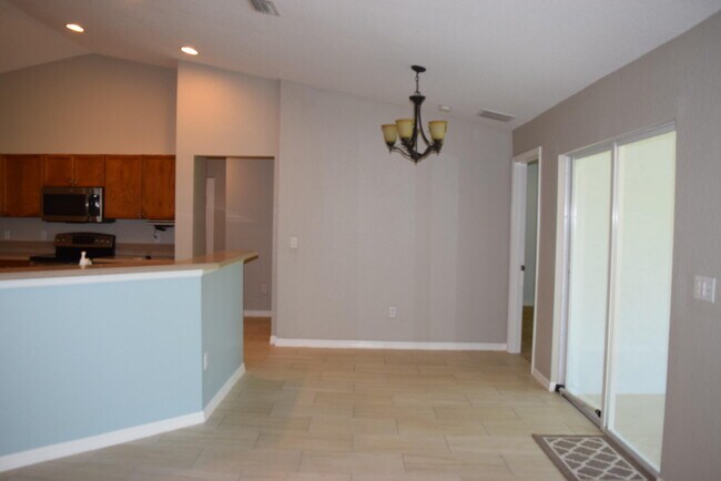 Building Photo - 1074 SW Janar Ave