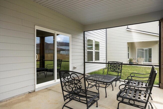 Building Photo - 2117 Firelight Wy