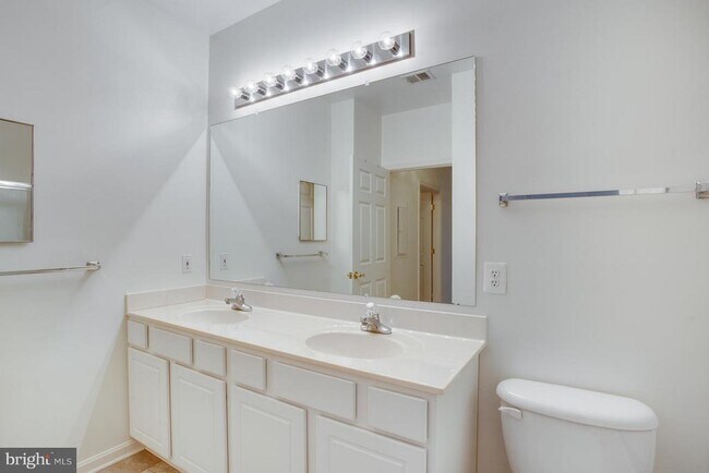 Building Photo - 87 Harbour Heights Dr