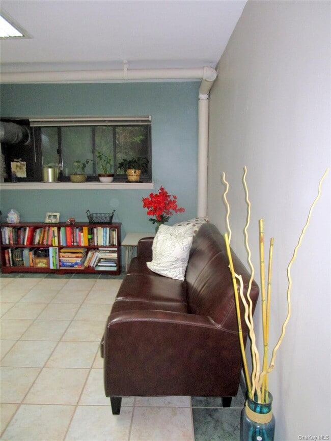 Building Photo - 680 N Terrace Ave