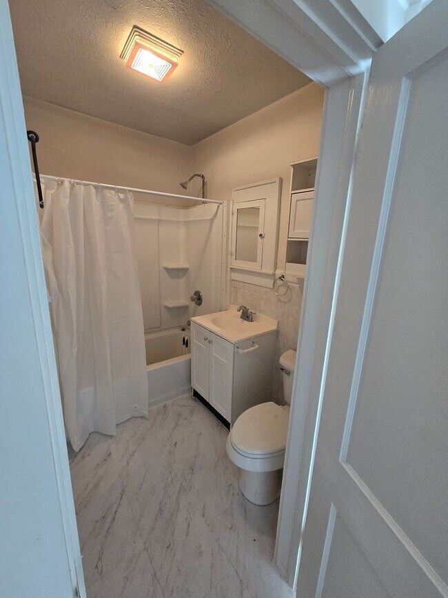 Building Photo - Charming Two-Bedroom Home in Winter Haven